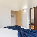 Beautiful 1 Bedroom Apartment In Shepherd\'S Bush
