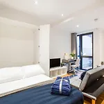 Spacious Lower Ground Studio Apartment With Private Patio Near Warren Street