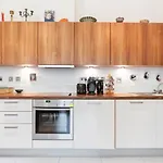 Beautiful 1 Bedroom Apartment In Shepherd\'S Bush