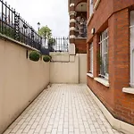 Spacious One Bedroom Flat By South Kensington 3 Month Minimum