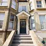 The West Hampstead Retreat- Modern & Bright 1Bdr Apartment
