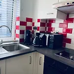 Central London Stylish Newly Decorated Studio Flat