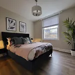 1 Bed Apartment Russell Square