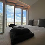 Manhattan Loft Gardens, Stratford E20