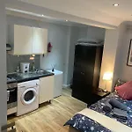In The Heart Of London - Studio Flat