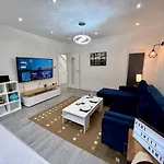 Wembley Stadium 5 Star Brand New Luxury Sleeps 14 With Parking