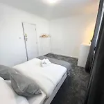 Stunning Flat In Greater London