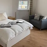 Newly Refurbished Flat In Camberwell, London