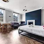 York Studios By Dc London Rooms