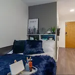 Modern Rooms In Wembley, Sk
