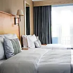The New London Carlton Hotel