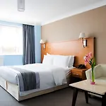 The New London Carlton Hotel