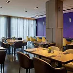 Park Plaza London, Park Royal