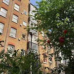 Lovely 1 Bedroom Apartment In Waterloo