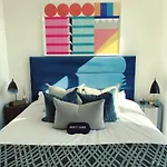 Stylish And Chic 1 Bedroom Apartment In Canning Town