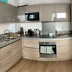 Stylish And Chic 1 Bedroom Apartment In Canning Town
