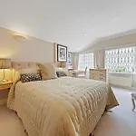 Finest Retreats - Regents View