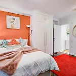3-Bedroom, 3-Baths Apartment In Super Posh Marylebone, Central London, W1