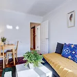 3-Bedroom, 3-Baths Apartment In Super Posh Marylebone, Central London, W1