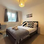 Jessica\'S Place At Whitechapel