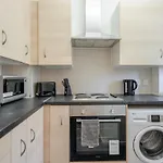 Aplacetostay Central London Apartment, Zone 1 Kin