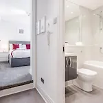 Roomspace Serviced Apartments - River House
