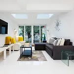Veeve - Village Serenity