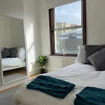 Amazing 3 Bedroom Flat Minutes From Tower Bridge