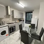 Lovely 2 Bedroom Apartment Available In Shoreditch