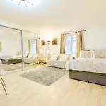 Soho Lovely Central London Studio Apartment Lift Access
