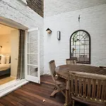 Clarendon Rd By Capital