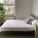 Cosy Flat In Zone 2 London