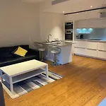 Clarges -Selfridges Luxury Apartment