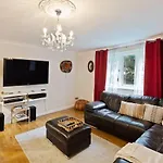 Beautiful And Cosy 2 Bedroom Flat