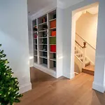 Spacious & Modern 3Brs House In Central London