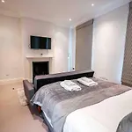Spacious & Modern 3Brs House In Central London
