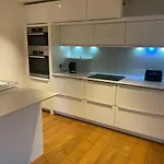 Clarges -Selfridges Luxury Apartment