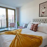 Lux 2 Bedrooms - 2 Bathrooms - F7