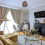 1Bd Apartment With Balcony In Hoxton - Zone 1