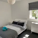 Lovely 2 Bedroom Flat In Greater London
