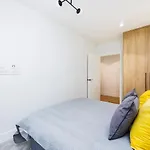 Luxury Spacious 2 Bed Apartment, London - Sk