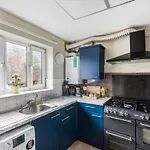 Spacious 4 Bed House Near Greenwich