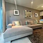 Londwell - Luxury Chelsea Apartment With Balcony