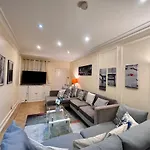 Marylebone 5-Bedroom, 4 Baths Private Family Villa