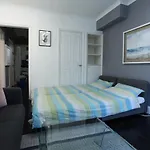 Walk To Notting Hill /Paddington 1 B/R With Patio