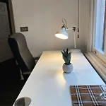 Beautiful Modern Studio In High Street Kensington