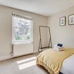 Balham Near Tube Victorian House 4 Bedrooms 9 Beds