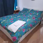 Beautiful 1 Bedroom Ground Floor With Shared Bathroom