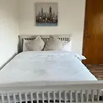 Quirky Studio Flat Selfcontained