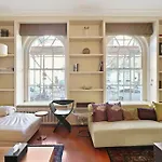 Three Bedroom Flat In Belgravia